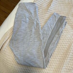 lululemon wunder under leggings. size 8.